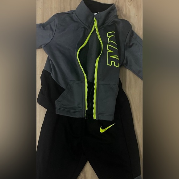 matching outfits,4Nike bundle boys  2-3-4T toddler EUC 1NWT2 outfits left - Picture 4 of 14